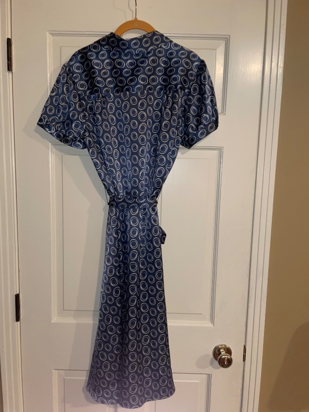 Dress - Picture 3 of 3